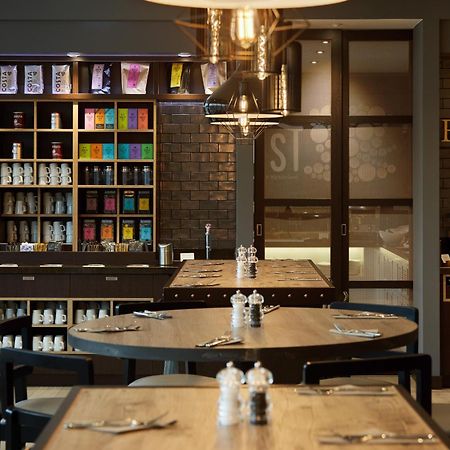 Premier Inn Hamburg City Zentrum Экстерьер фото