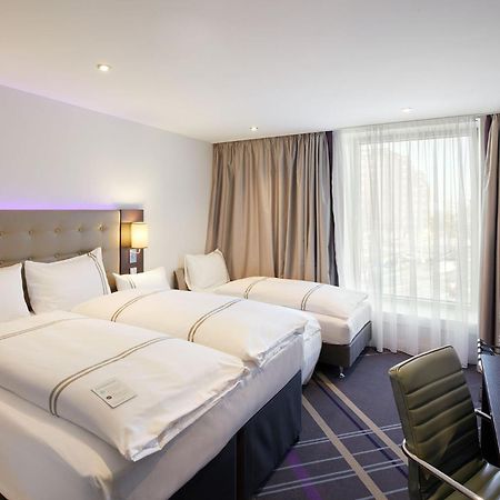 Premier Inn Hamburg City Zentrum Экстерьер фото