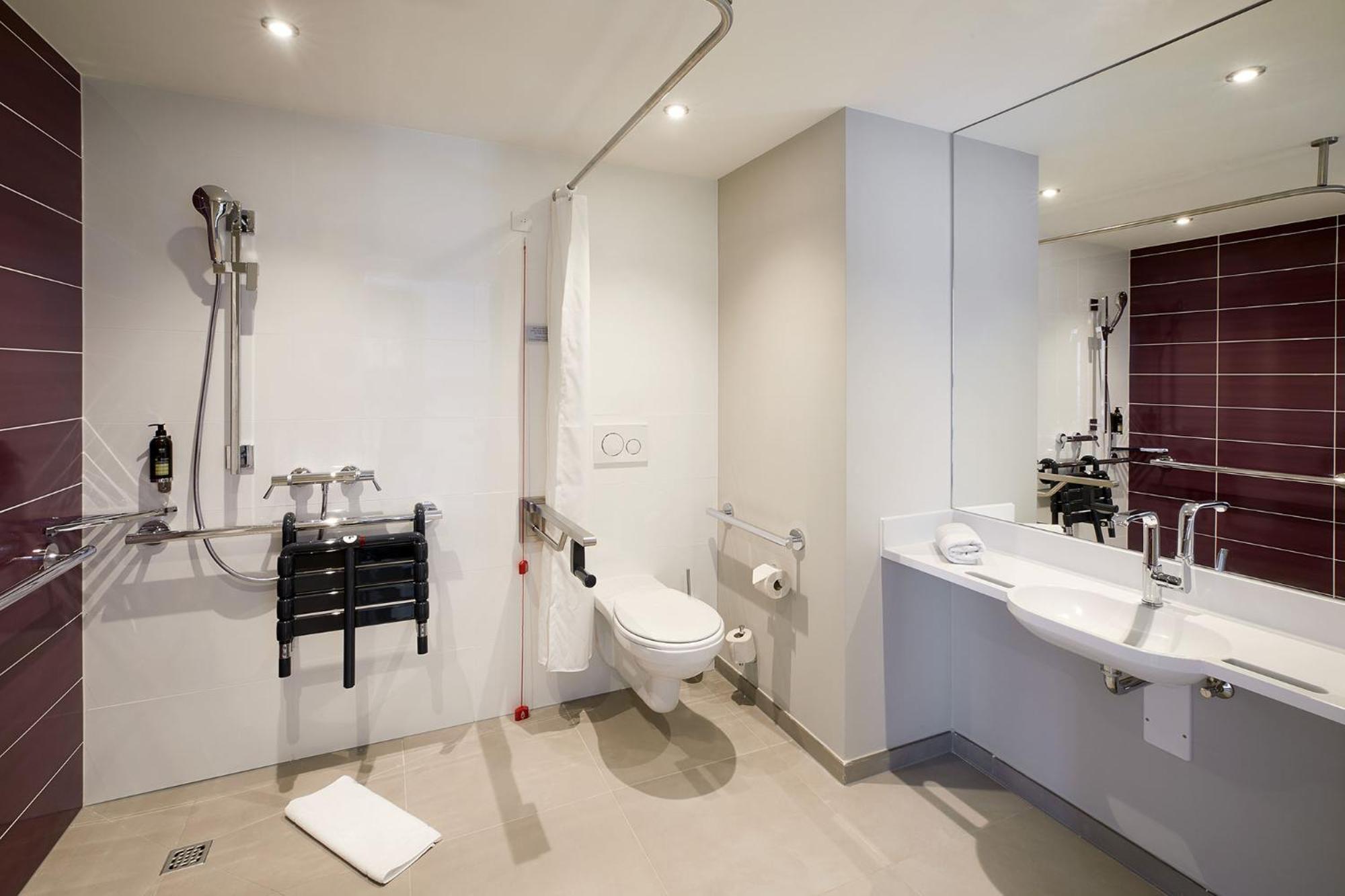 Premier Inn Hamburg City Zentrum Экстерьер фото
