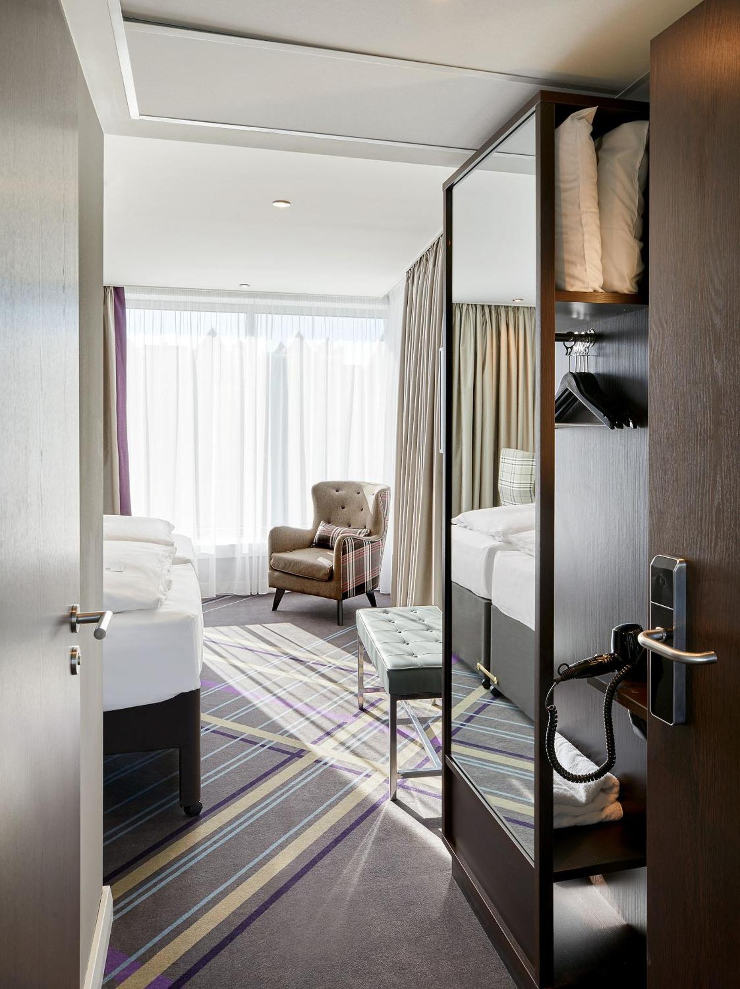 Premier Inn Hamburg City Zentrum Экстерьер фото