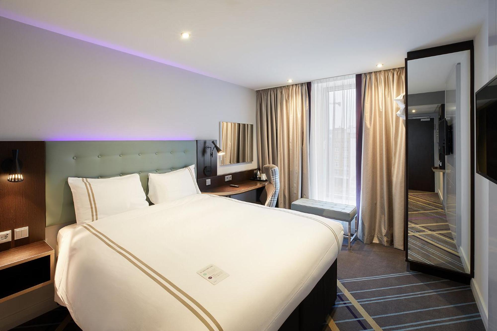 Premier Inn Hamburg City Zentrum Экстерьер фото